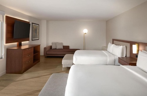 Bloomington Hotel | DoubleTree by Hilton Bloomington Minneapolis South