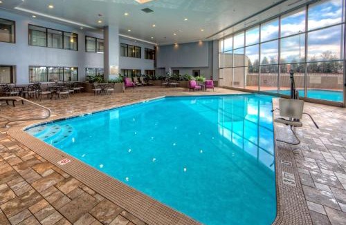 Decatur Hotel | DoubleTree by Hilton Decatur Riverfront