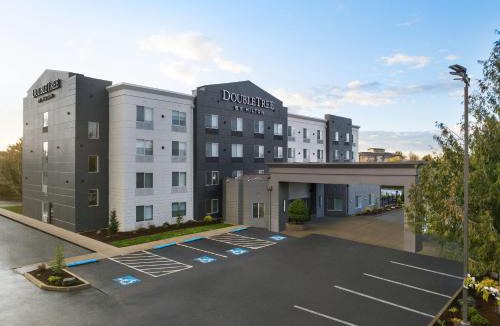 Salem Hotel | DoubleTree by Hilton Hotel Salem, Oregon