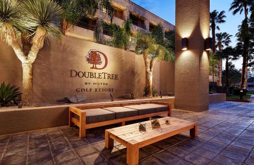Palm Springs Resort | DoubleTree by Hilton Golf Resort Palm Springs