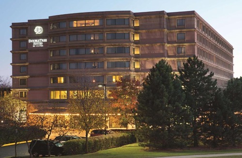 Downers Grove Hotel | DoubleTree Suites by Hilton Hotel & Conference Center Chicago-Downers Grove