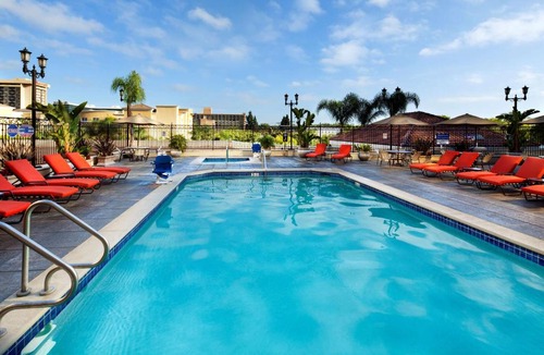 Anaheim Resort Hotel | DoubleTree Suites By Hilton Anaheim Resort/Convention Center