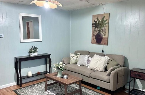 Bloomington House | Downtown 2 BR Cottage Close to IU
