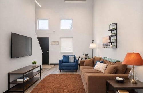Appleton House | Downtown Appleton Condo 2 Bedroom Loft Sleeps 6