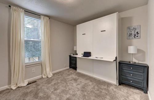 Central Colorado Springs House | Downtown - Colorado Cool - Relaxing and Quiet