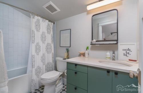 Clayton House | Downtown Denver Guesthouse Near RiNo