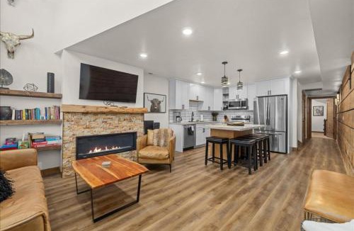 Red Lodge House | Downtown Hot tub