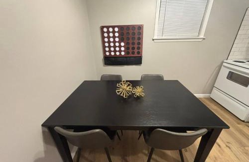 Manhattan Apartment | Downtown Manhattan Stay Near Poyntz Ave