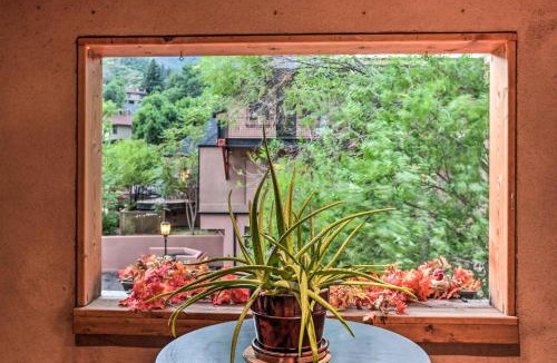 Manitou Springs House | Downtown Manitou Springs Home: Tranquil Creek View