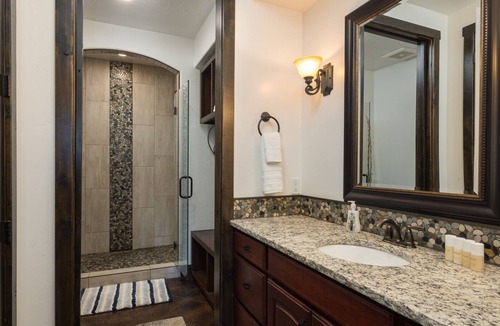 Moab Condo | Downtown Moab | Private Hot Tub | Bike Storage | Pet Friendly | Easy Parking