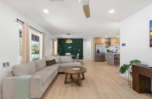 Camelback East House | Downtown Phoenix Pool Pickleball Mini Putt Home AZ
