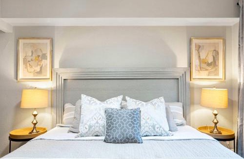 Downtown Seattle House | Downtown Seattle Corner Unit with Skyline Views