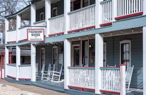 Eureka Springs Historic District House | Downtown Secret Garden Piedmont