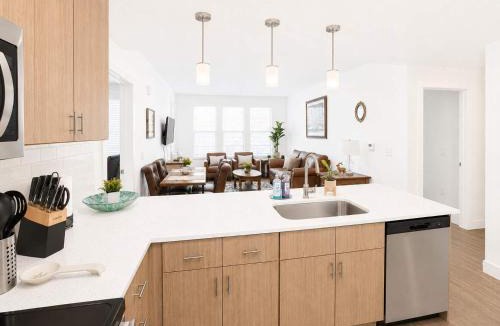 Downtown Salt Lake City Apartment | Downtown SLC Retreat - Gym Workspace & Parking