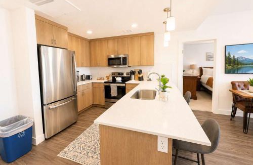 Downtown Salt Lake City Apartment | Downtown SLC Retreat - Gym Workspace & Parking