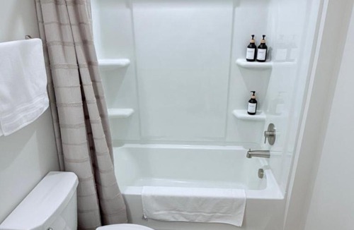 Downtown Salt Lake City Apartment | Downtown SLC Studio King Bed Free Parking