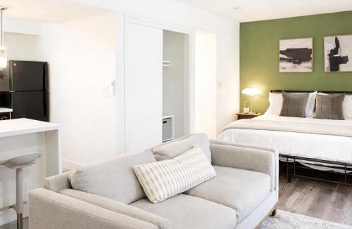 Central City Apartment | Downtown Studio: Urban Comfort