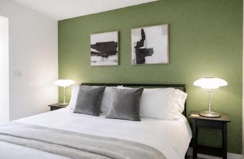 Central City Apartment | Downtown Studio: Urban Comfort