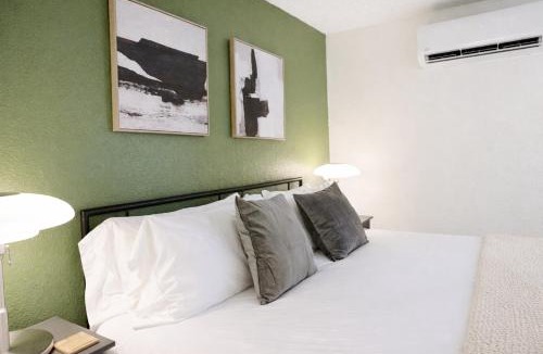 Central City Apartment | Downtown Studio: Urban Comfort