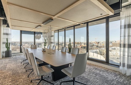Downtown Salt Lake City Apartment | Downtown Stylish Cozy Vibe Work Area Free pkg Gym