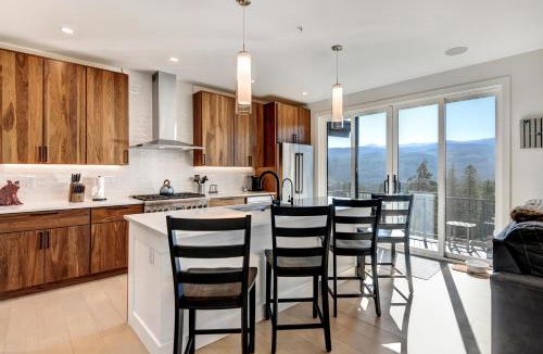 Winter Park House | Downtown WP Chalet 411 I Private Hot Tub I Great Views I Activity Program