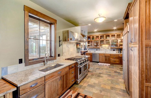 Winter Park House | Downtown WP Leland Creek Home I Private Hot Tub I Great Views I Discounted Attractions