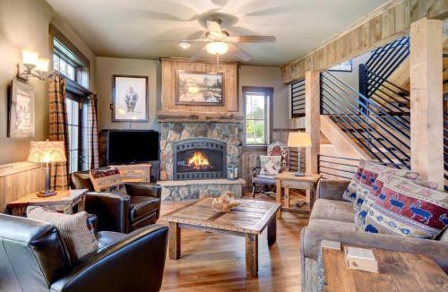 Winter Park House | Downtown WP Mountain Home I Great Views I Private Hot Tub I Activity Program