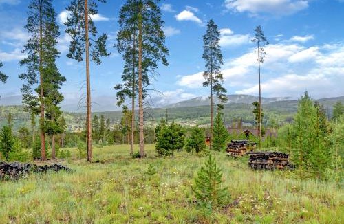 Winter Park House | Downtown WP Mountain Home I Great Views I Private Hot Tub I Activity Program