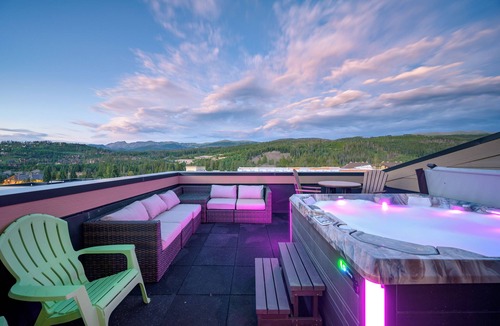 Winter Park House | Downtown WP Penthouse 282 I Private Rooftop Hot Tub I Views I Bunk Room I Discounted Attractions