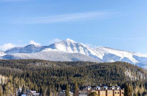 Winter Park House | Downtown WP Venue Loft 96 I Rooftop Hot Tub I Great Views I Activity Program