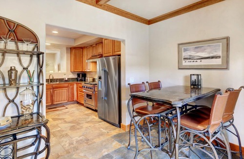 Winter Park House | Downtown WP Villa 206 I Private Hot Tub I Views I Bunk Room I Discounted Attractions