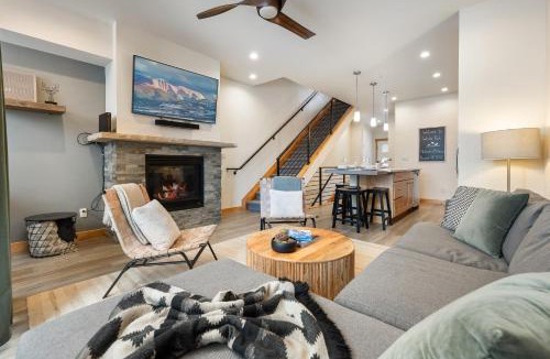 Winter Park House | Downtown WP Villa 294 I Private Rooftop Hot Tub I Great Views I Activity Program