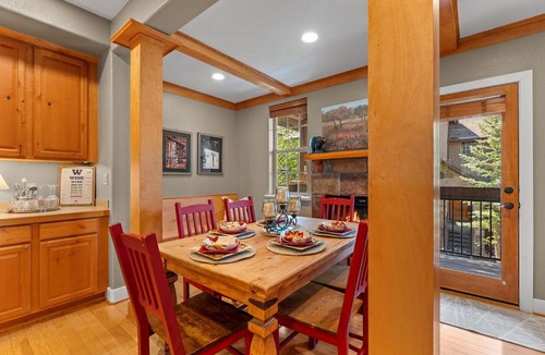 Winter Park House | Downtown WP Villa 709 I Private Hot Tub I Views I Bunk Room I Desk I Discounted Attractions