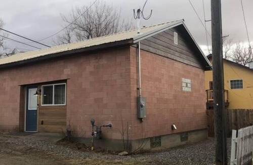 Livingston House | Downtown Yellowstone Bungalow