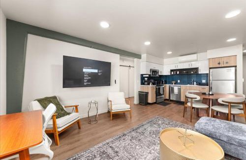 Cliff - Cannon Apartment | DT 2br 2bath Apartment
