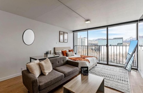 Downtown Salt Lake City Apartment | DT Studio - Gym - Pool Table - 11th Floor - Parking
