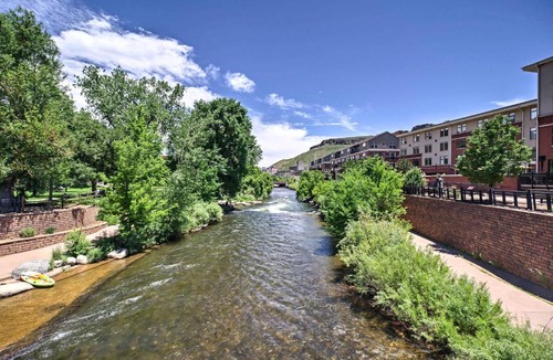 Golden Apartment | Dtwn Golden Apt < 9 Mi to Red Rocks Amphitheater!
