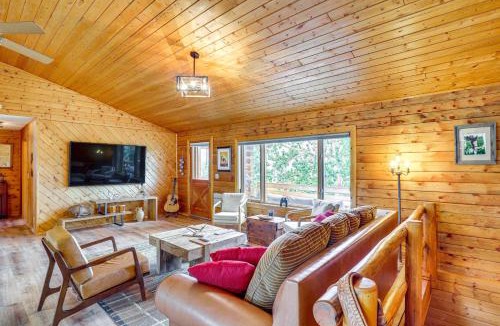 Dubois House | Dubois Riverfront Lodge w/On-Site Fishing & Views