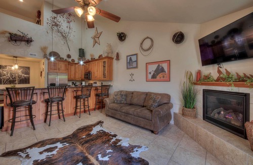 Moab South Valley House | DW7 Spacious Cowboy-Themed Condo near Arches National Park With Hot Tub!