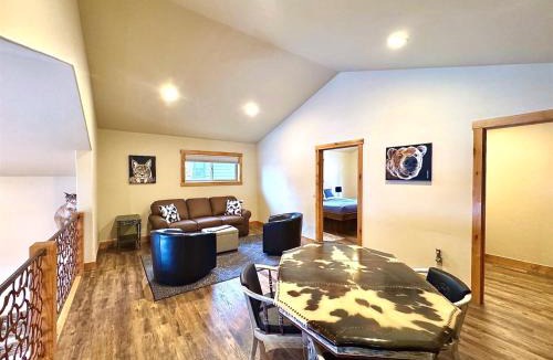 Bigfork House | Eagle Bend Townhome w King Suites & Amazing Views