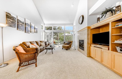Redmond House | Eagle Crest Creekside Getaway