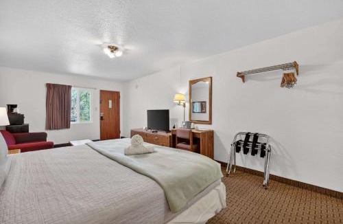 Manitou Springs House | Eagle Motel Suite 107