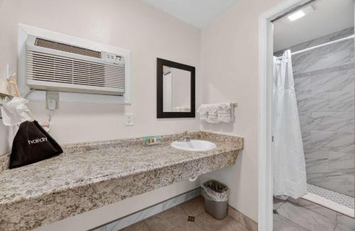 Manitou Springs House | Eagle Motel Suite 107