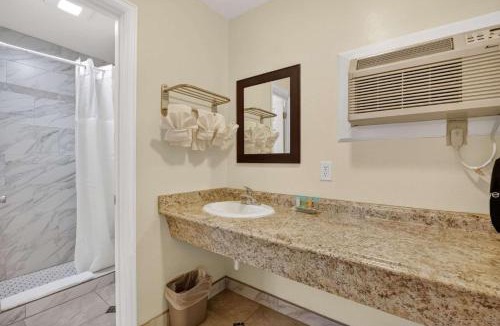 Manitou Springs House | Eagle Motel Suite 108