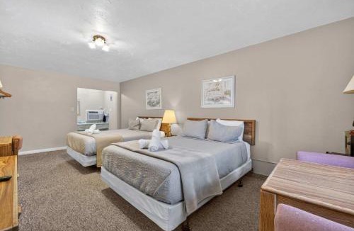 Manitou Springs House | Eagle Motel Suite 115