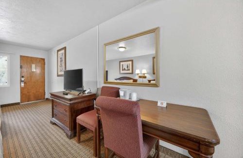 Manitou Springs House | Eagle Motel Suite 118