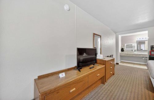 Manitou Springs House | Eagle Motel Suite 120