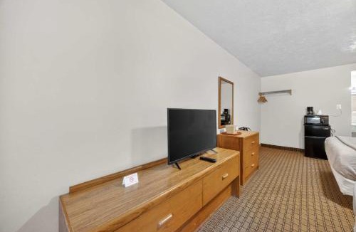 Manitou Springs House | Eagle Motel Suite 121