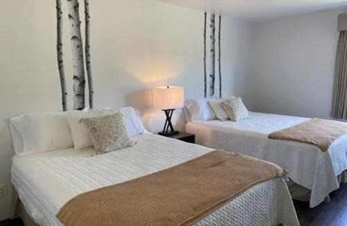 Ashton Hotel | Eagle Peak Lodge & Cabins