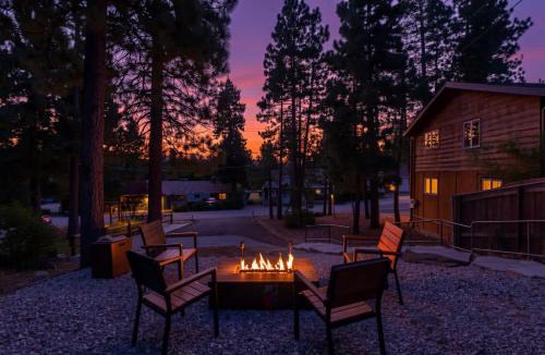 Big Bear Lake House | Eagle Peak Modern Cabin Near the Lake with AC